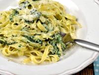 Pasta med spenat, mascarpone och parmesan